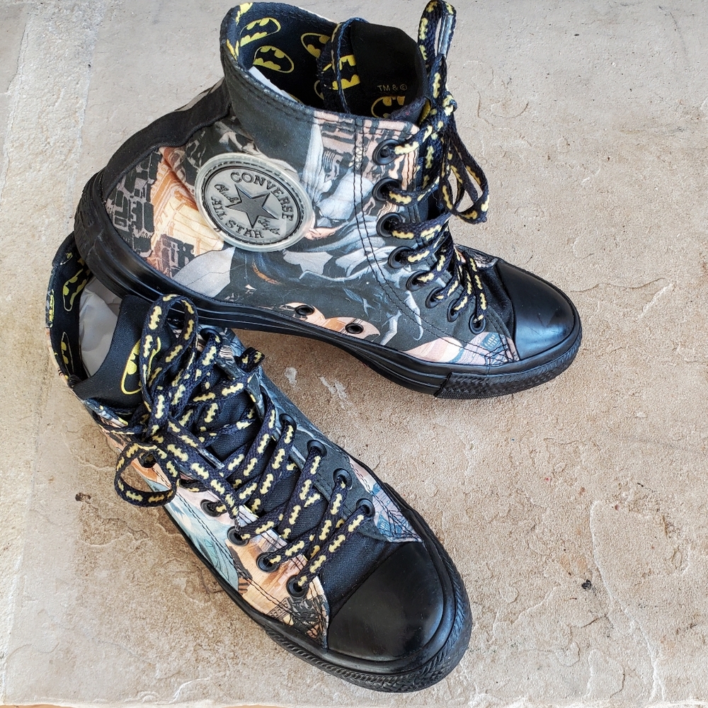 Converse Chuck Taylor All Star RARE Batman DC Comics High Tops Men 6.5 W… - Picture 1 of 10